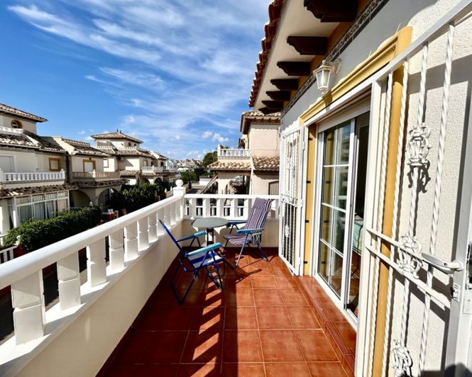 Image No.16-2 Bed Townhouse for sale