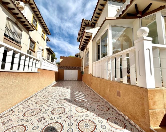 Image No.30-2 Bed Townhouse for sale