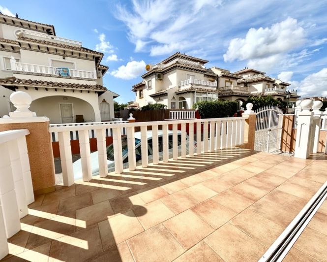 Image No.31-2 Bed Townhouse for sale