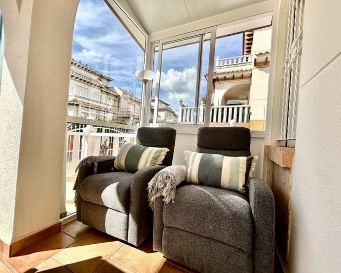 Image No.32-2 Bed Townhouse for sale