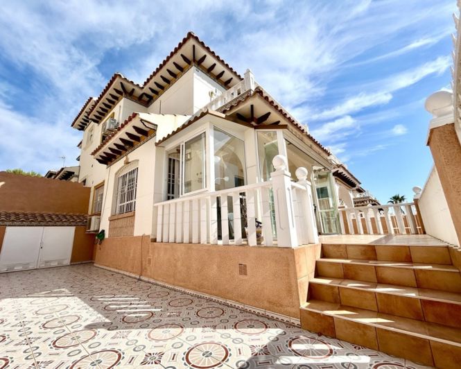 Image No.4-2 Bed Townhouse for sale
