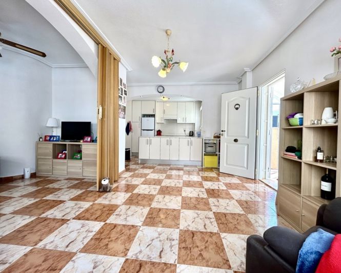 Image No.6-2 Bed Townhouse for sale