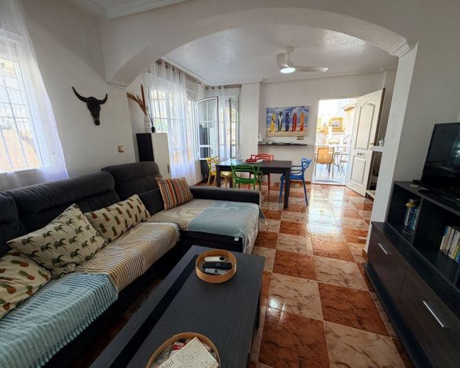 Image No.8-Villa de 2 chambres à vendre à Cabo Roig