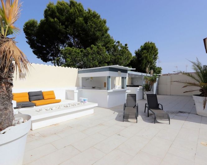 Image No.2-Villa de 4 chambres à vendre à Torrevieja
