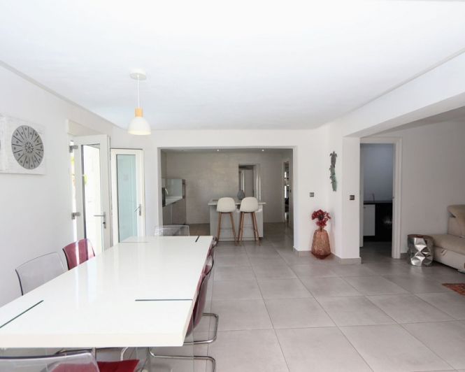Image No.5-Villa de 4 chambres à vendre à Torrevieja