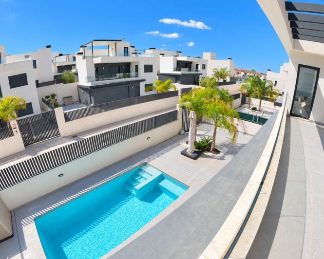 Image No.18-4 Bed Villa for sale