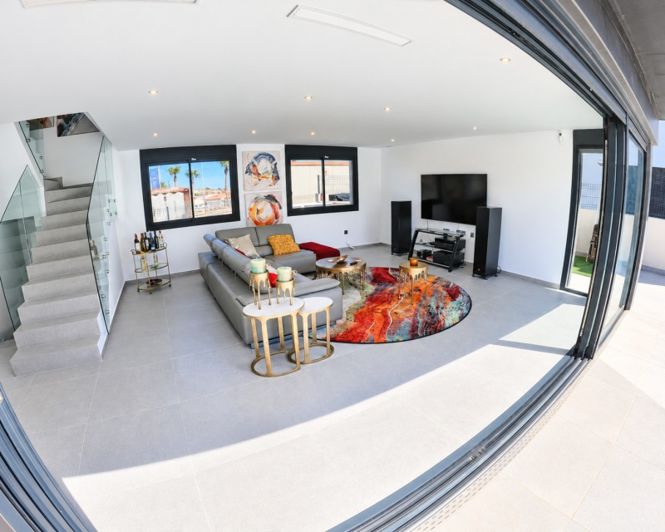 Image No.4-4 Bed Villa for sale