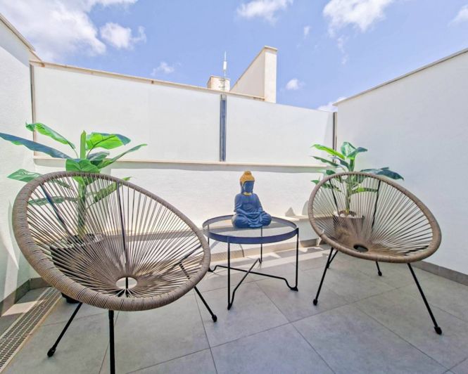 Image No.13-3 Bed Townhouse for sale