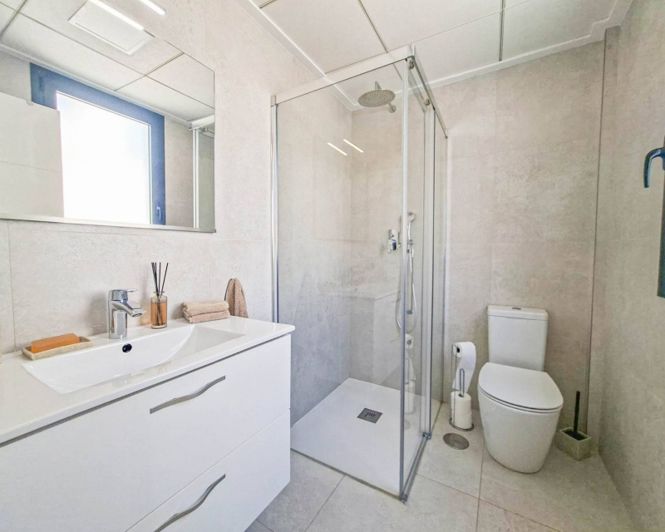 Image No.14-3 Bed Townhouse for sale