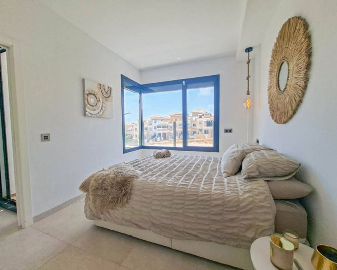 Image No.17-3 Bed Townhouse for sale