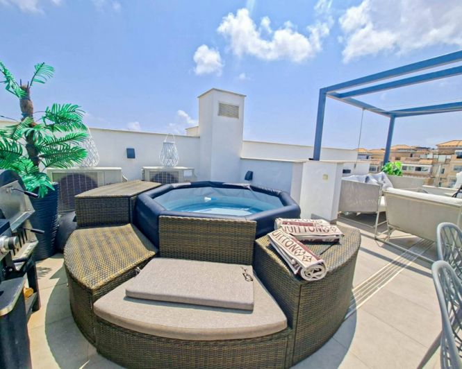 Image No.24-3 Bed Townhouse for sale