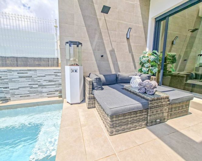 Image No.32-3 Bed Townhouse for sale