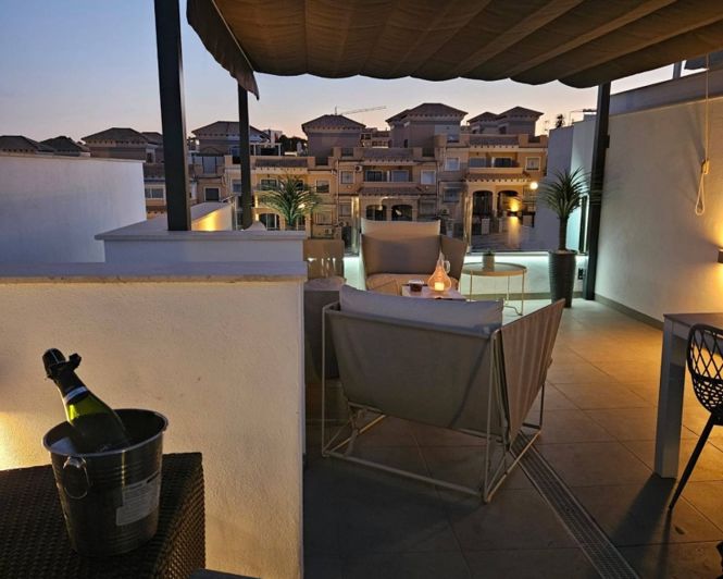 Image No.36-3 Bed Townhouse for sale