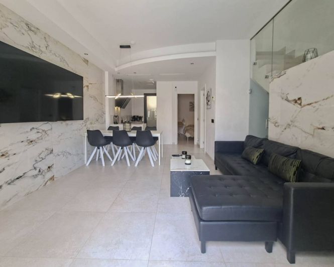 Image No.6-3 Bed Townhouse for sale