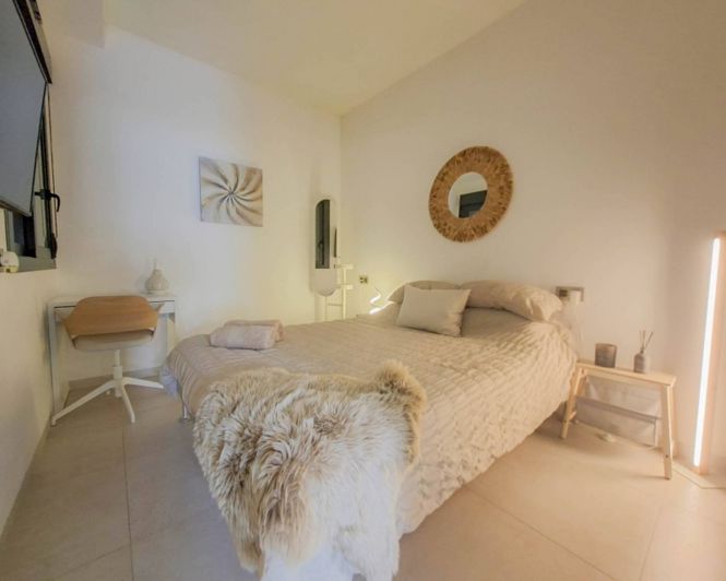 Image No.8-3 Bed Townhouse for sale