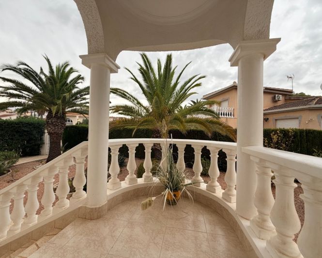 Image No.17-5 Bed Villa for sale