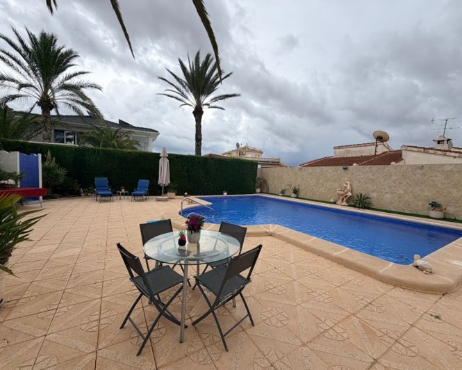 Image No.42-5 Bed Villa for sale