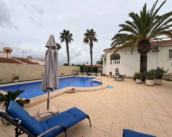 Image No.45-5 Bed Villa for sale