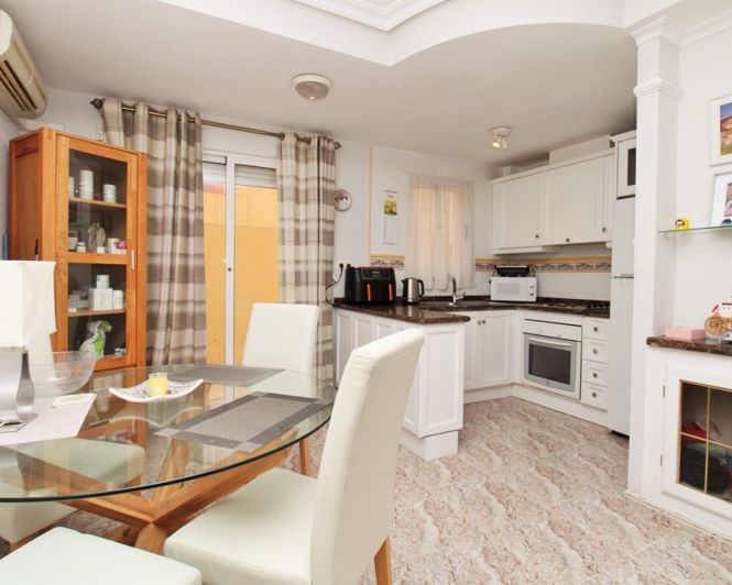 Image No.7-2 Bed Townhouse for sale