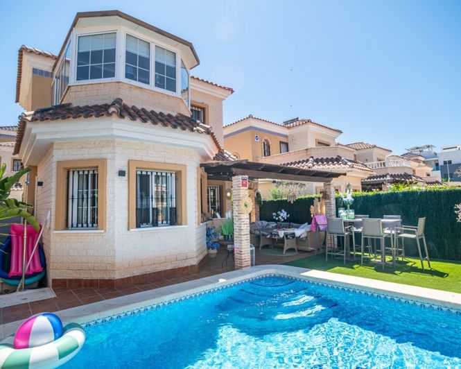 Image No.2-3 Bed Villa for sale