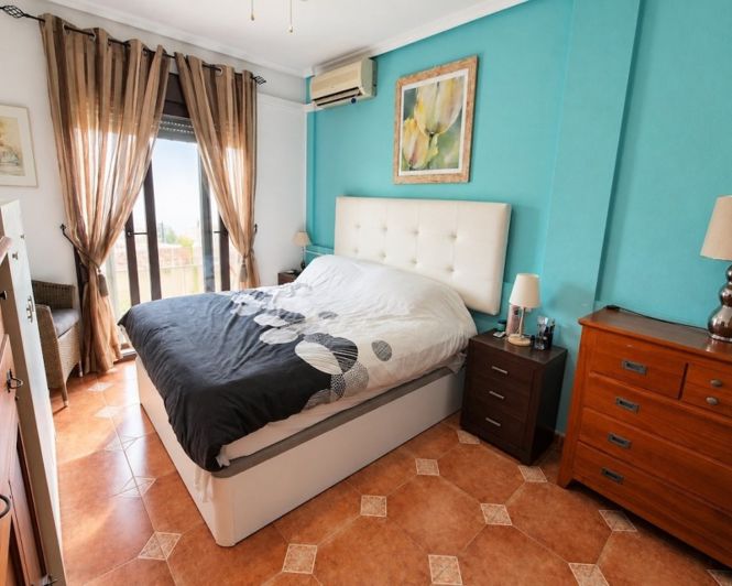 Image No.14-3 Bed Townhouse for sale