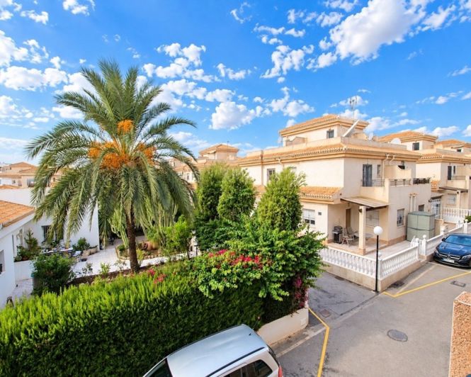 Image No.18-3 Bed Townhouse for sale