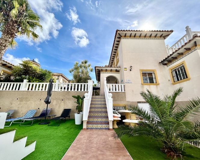 Image No.10-4 Bed Villa for sale