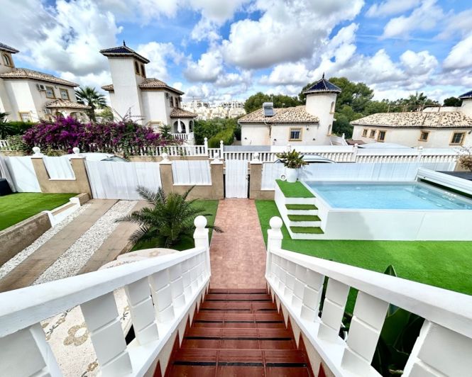 Image No.12-4 Bed Villa for sale