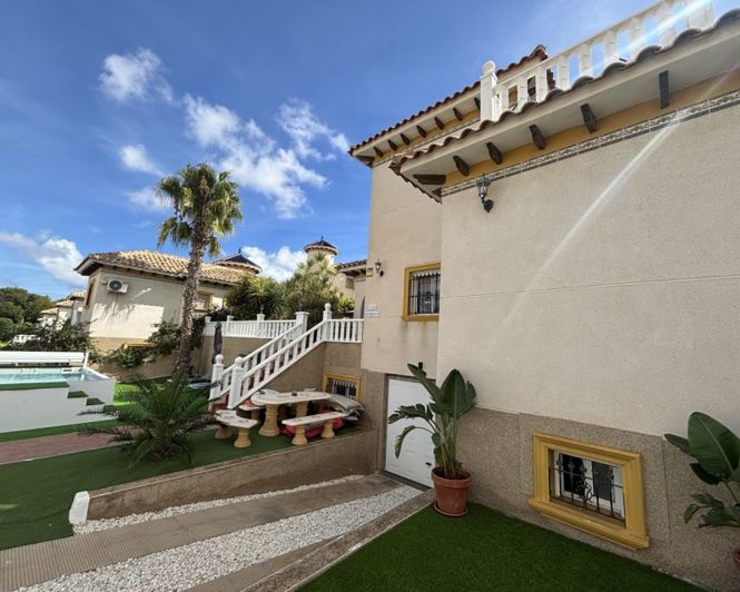 Image No.18-4 Bed Villa for sale