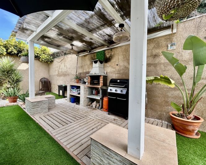 Image No.2-4 Bed Villa for sale