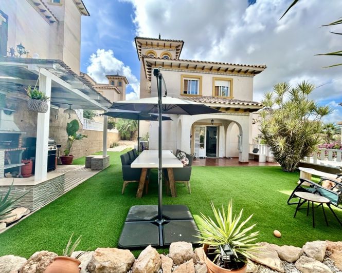 Image No.8-4 Bed Villa for sale
