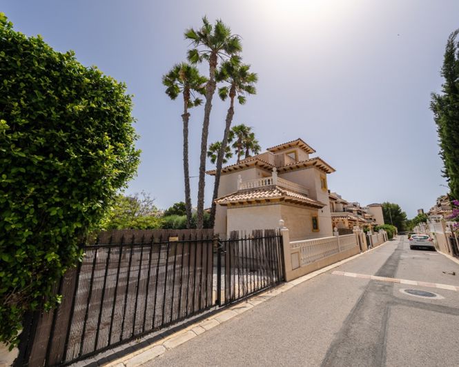 Image No.48-3 Bed Villa for sale