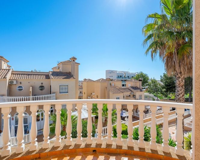Image No.30-3 Bed Townhouse for sale