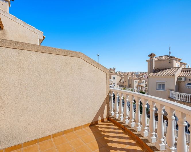 Image No.31-3 Bed Townhouse for sale