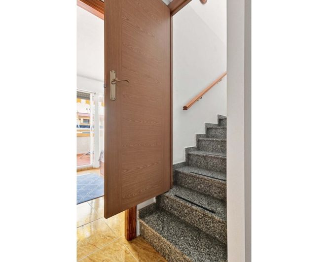 Image No.28-3 Bed Townhouse for sale