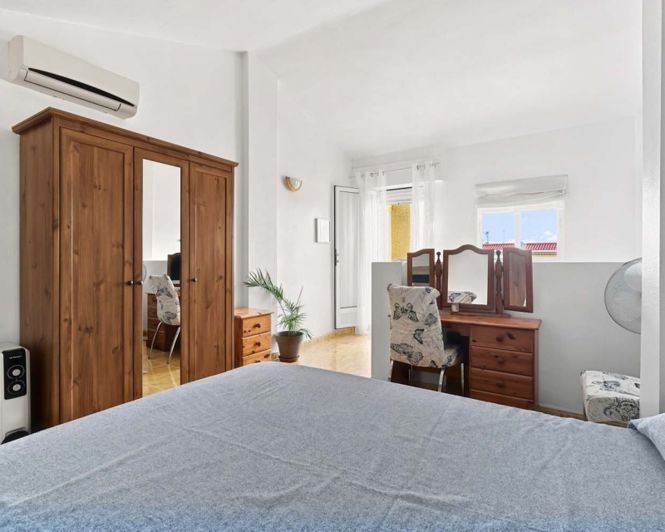 Image No.30-3 Bed Townhouse for sale