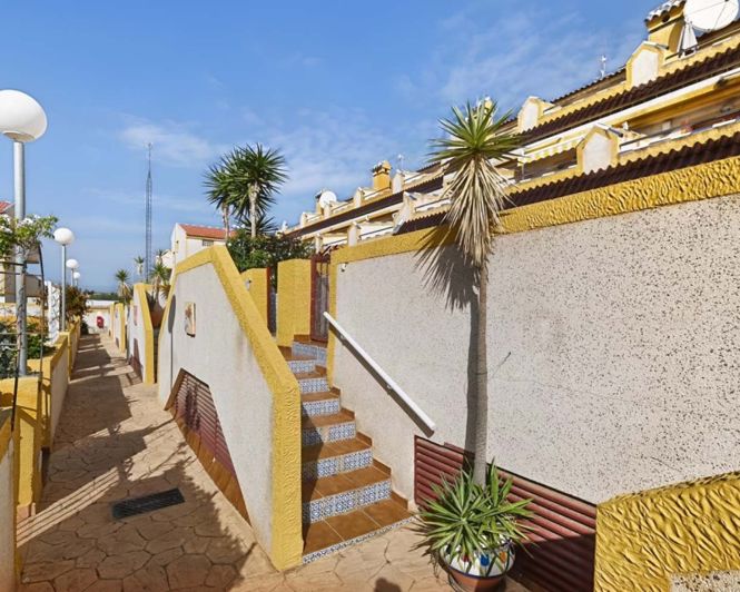 Image No.40-3 Bed Townhouse for sale