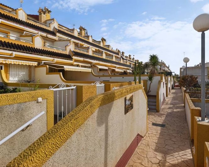 Image No.46-3 Bed Townhouse for sale