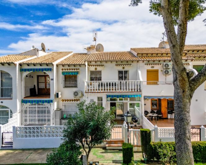 Image No.16-2 Bed Townhouse for sale