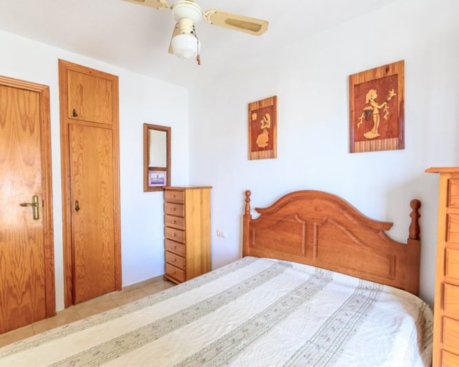 Image No.9-2 Bed Townhouse for sale