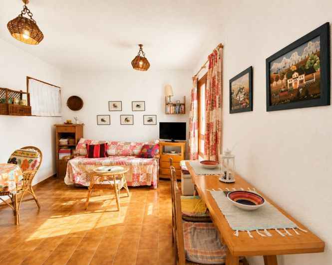 Image No.12-2 Bed Townhouse for sale