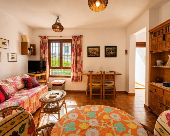Image No.16-2 Bed Townhouse for sale