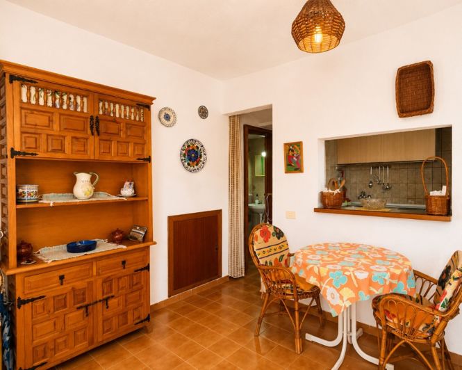 Image No.20-2 Bed Townhouse for sale