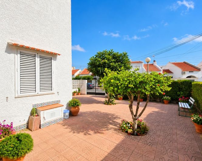 Image No.7-2 Bed Townhouse for sale