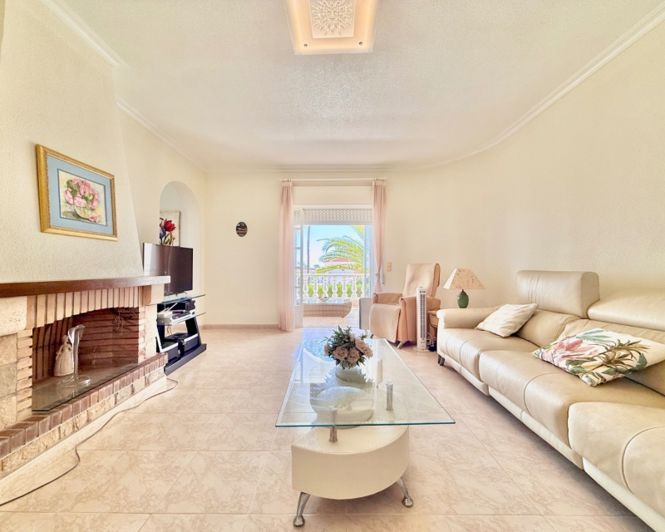 Image No.3-4 Bed Villa for sale