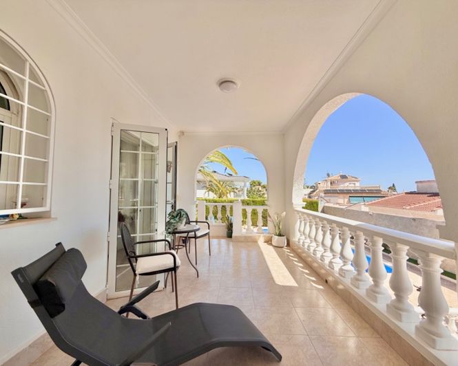 Image No.30-4 Bed Villa for sale