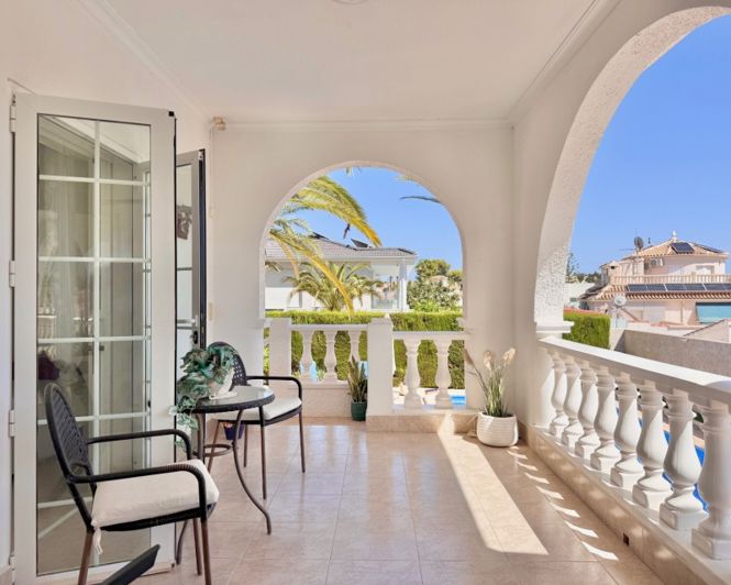 Image No.31-4 Bed Villa for sale