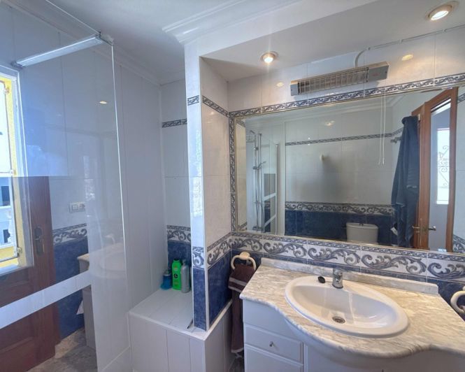Image No.2-3 Bed Townhouse for sale