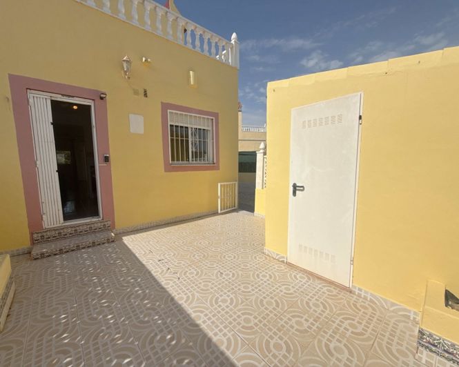 Image No.21-3 Bed Townhouse for sale
