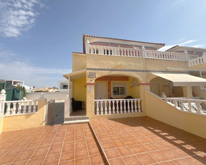 Image No.30-3 Bed Townhouse for sale